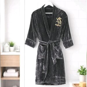 Harry Potter™ Hufflepuff™ Velvet Robe Size Large/X-Large Gray